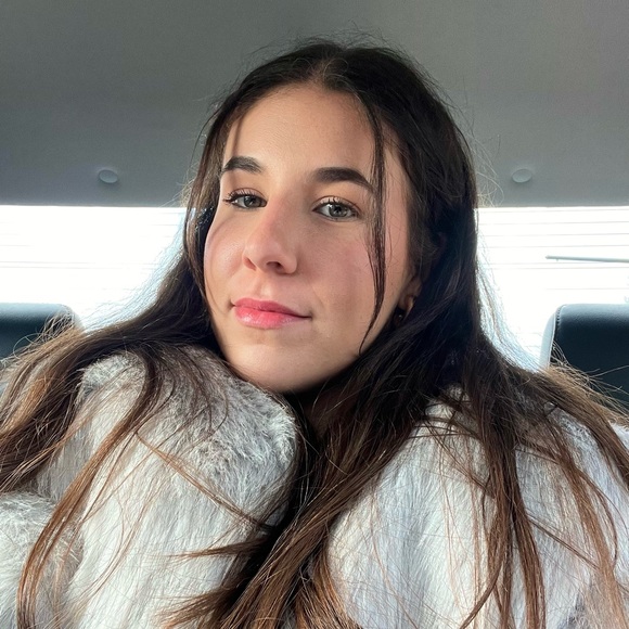 Meet your Posher, Jess - Picture 1 of 1